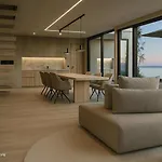 Qbify - Private Lakeside Living - Eigener Villa Uberlingen