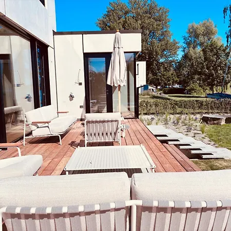Qbify - Private Lakeside Living - Eigener